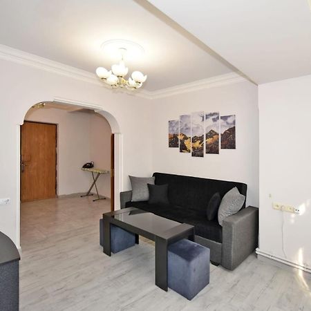 Luxury Spacious Apartment On Saryan Street.Centre Jerevan Exteriér fotografie