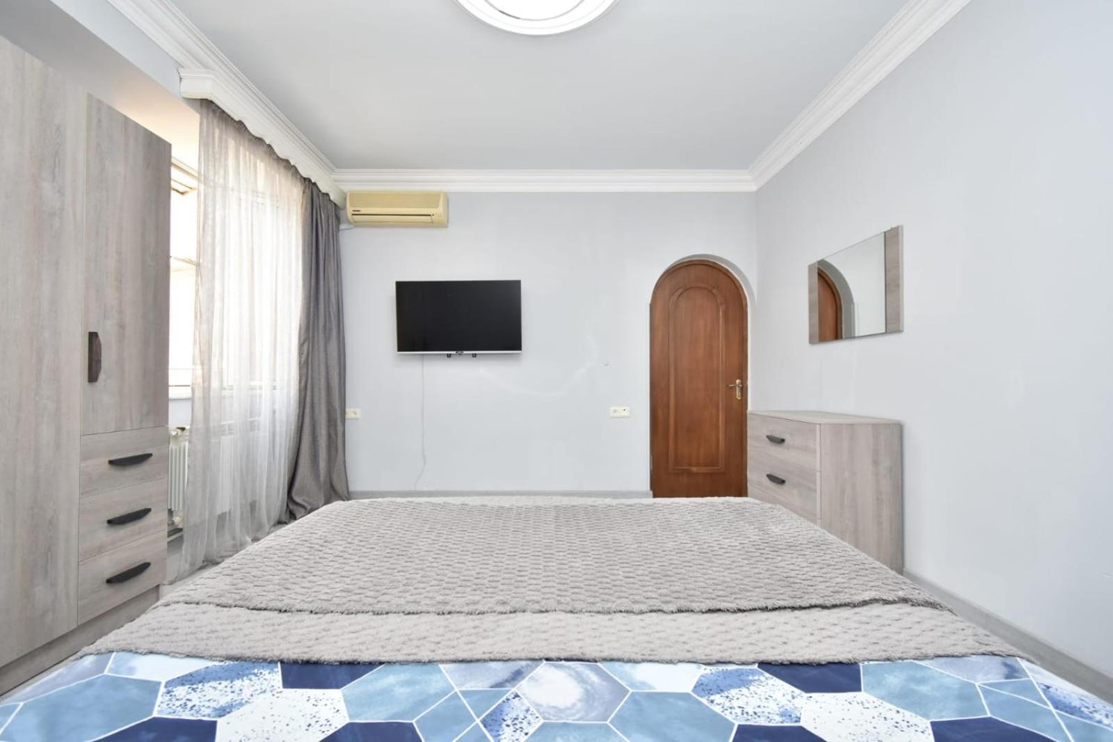 Luxury Spacious Apartment On Saryan Street.Centre Jerevan Exteriér fotografie